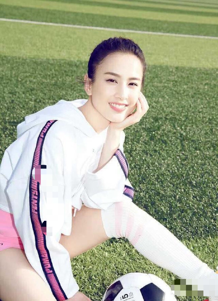 黄圣依穿长筒袜子,黄圣依长筒袜