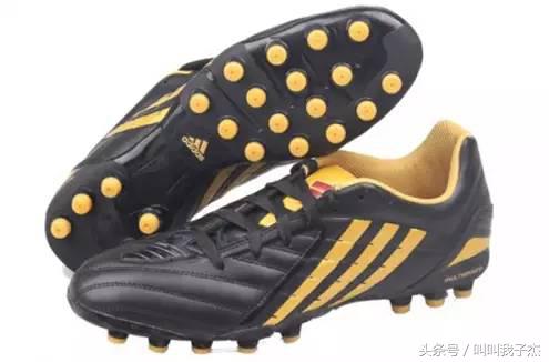 根据场地足球鞋怎么选,如何根据场地选择足球鞋
