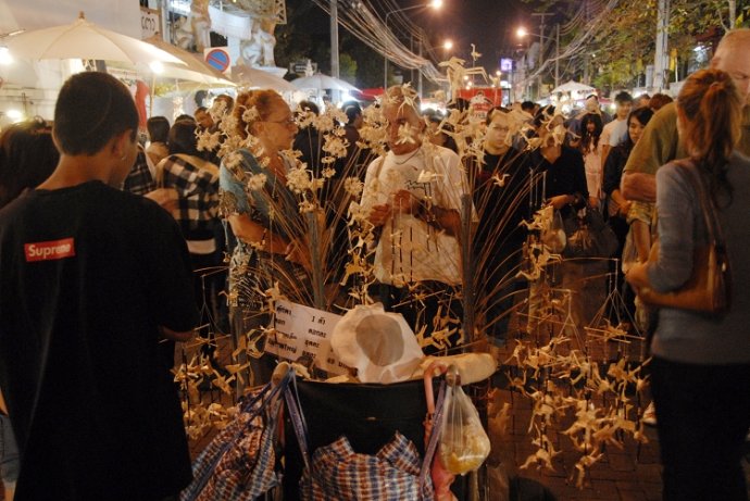 亲历泰国清迈夜市,泰国清迈十大夜市排名