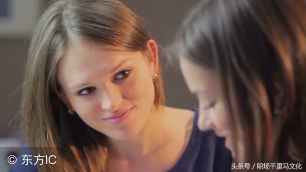 内向不爱说话的人怎么改变性格,内向不会说话的人怎么变得会说话