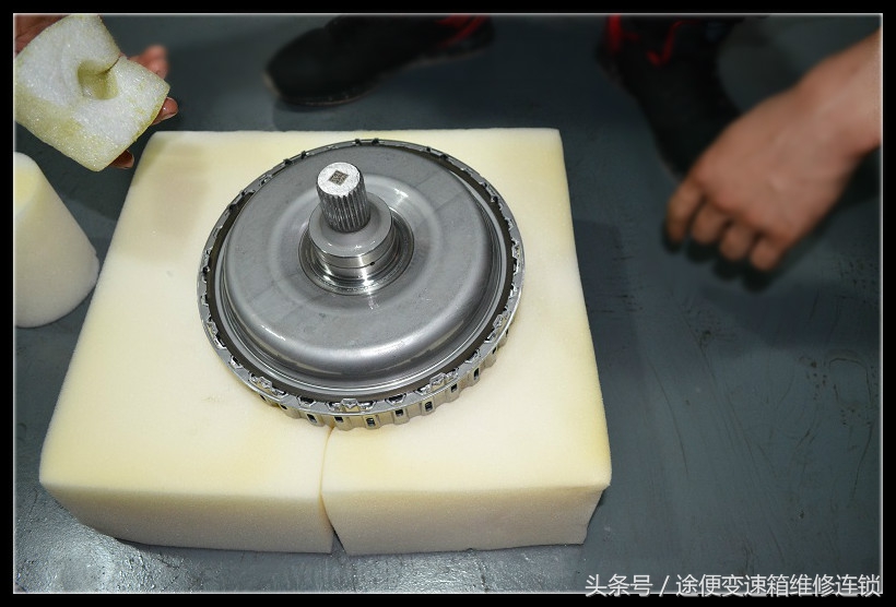 奥迪7速双离合变速箱维修技师独家揭秘，维修加价的奥秘