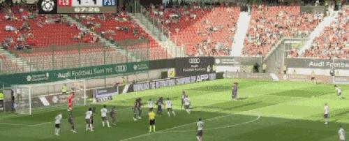 主力损失殆尽,拜仁1:0巴黎赛况直播