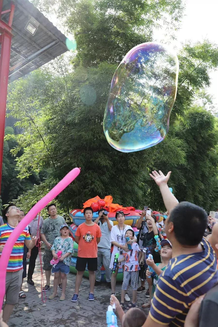 宜昌青龙峡第四届亲子漂流大赛实况回顾！你错过的精彩都在这里！