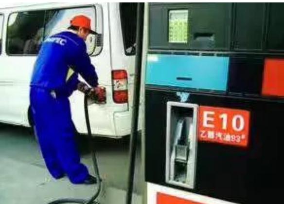 汽油中加乙醇或甲醇，对车会有什么影响？很多人不懂