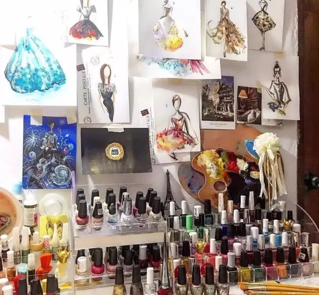 新加坡才女用口红和指甲油创作的高定礼服，居然比设计师手稿还要美！