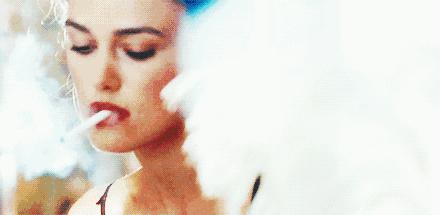 平胸也可以很高级,凯拉奈特莉颜值巅峰