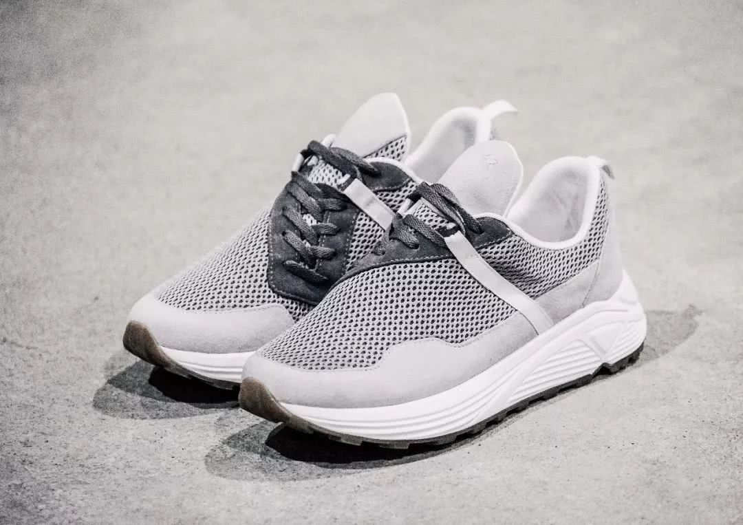 潮闻快食知名鞋店Solebox要求买家上脚离店!