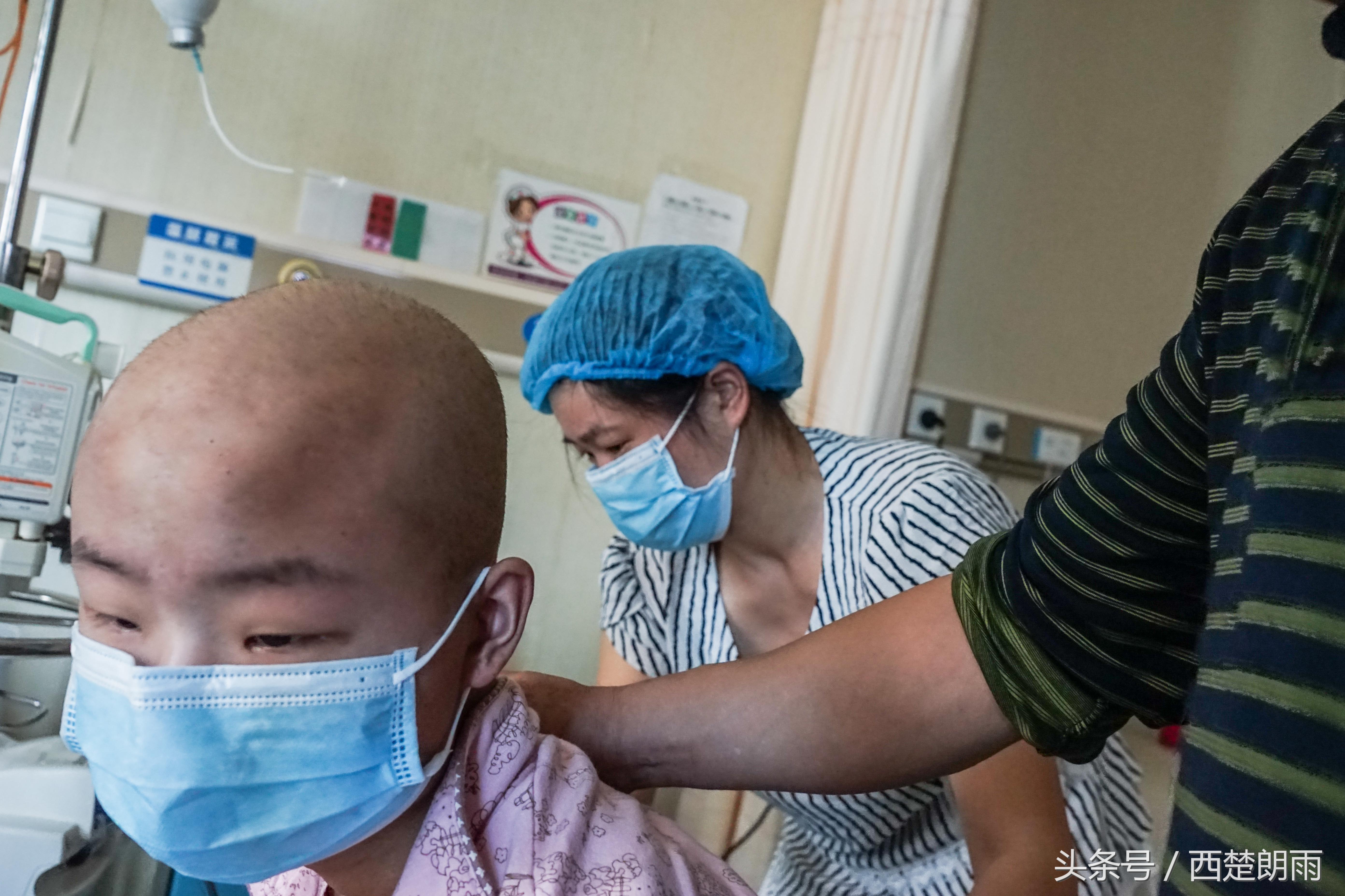 小孩一天拉稀7-8次蛋花状,小孩一天拉稀三四次怎么办