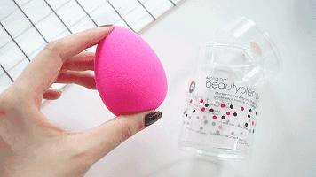 化妆品的小妙招你会了吗,教你一招化妆品永远用不完的方法