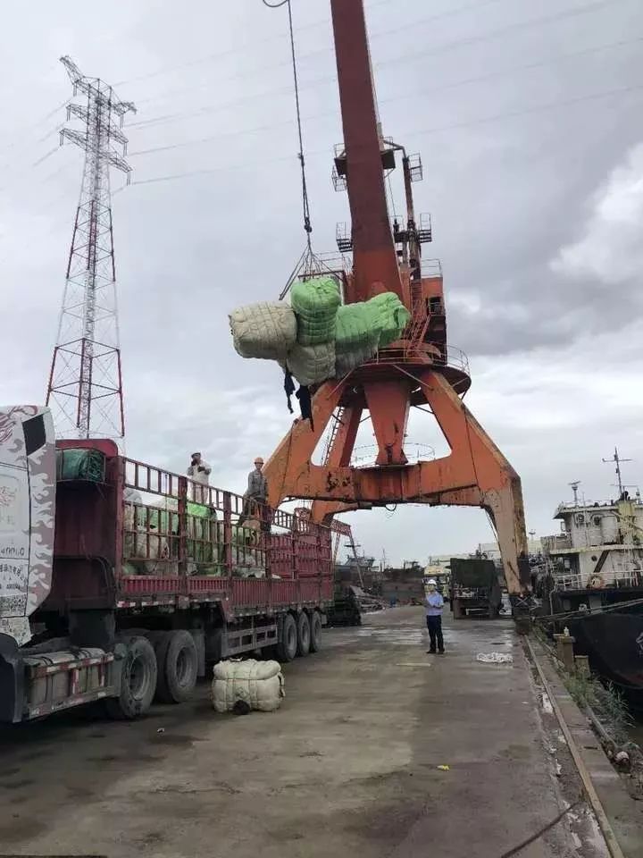 300吨旧衣服将被销毁,韩国旧衣服被截