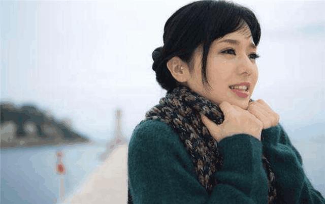 苍井空微博晒美照，却被人质疑严重下垂，她的回答堪比教科书