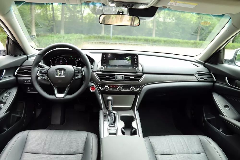 车主总结十代半雅阁的9个优缺点,雅阁2021款第十代雅阁油电混合