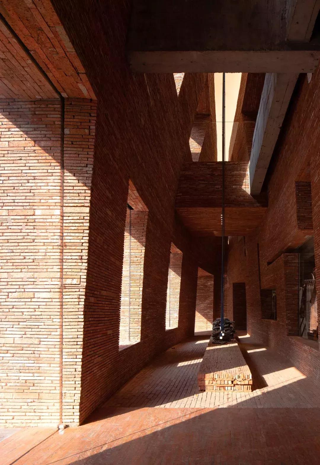 新作首发｜墟之峡谷.上海UR旗舰店！