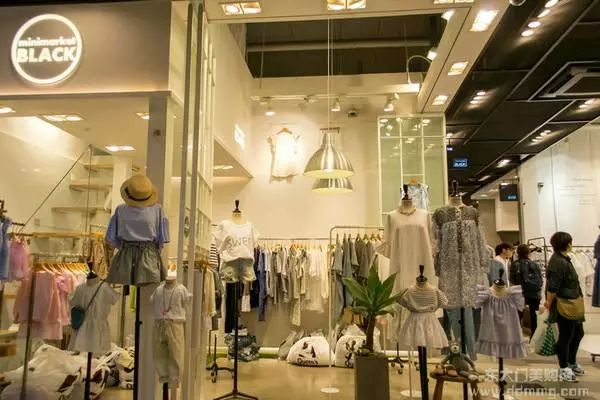 「恶心」数百吨韩国人扔掉的旧衣服被截获！你淘来的名牌货，可能来自太平间……