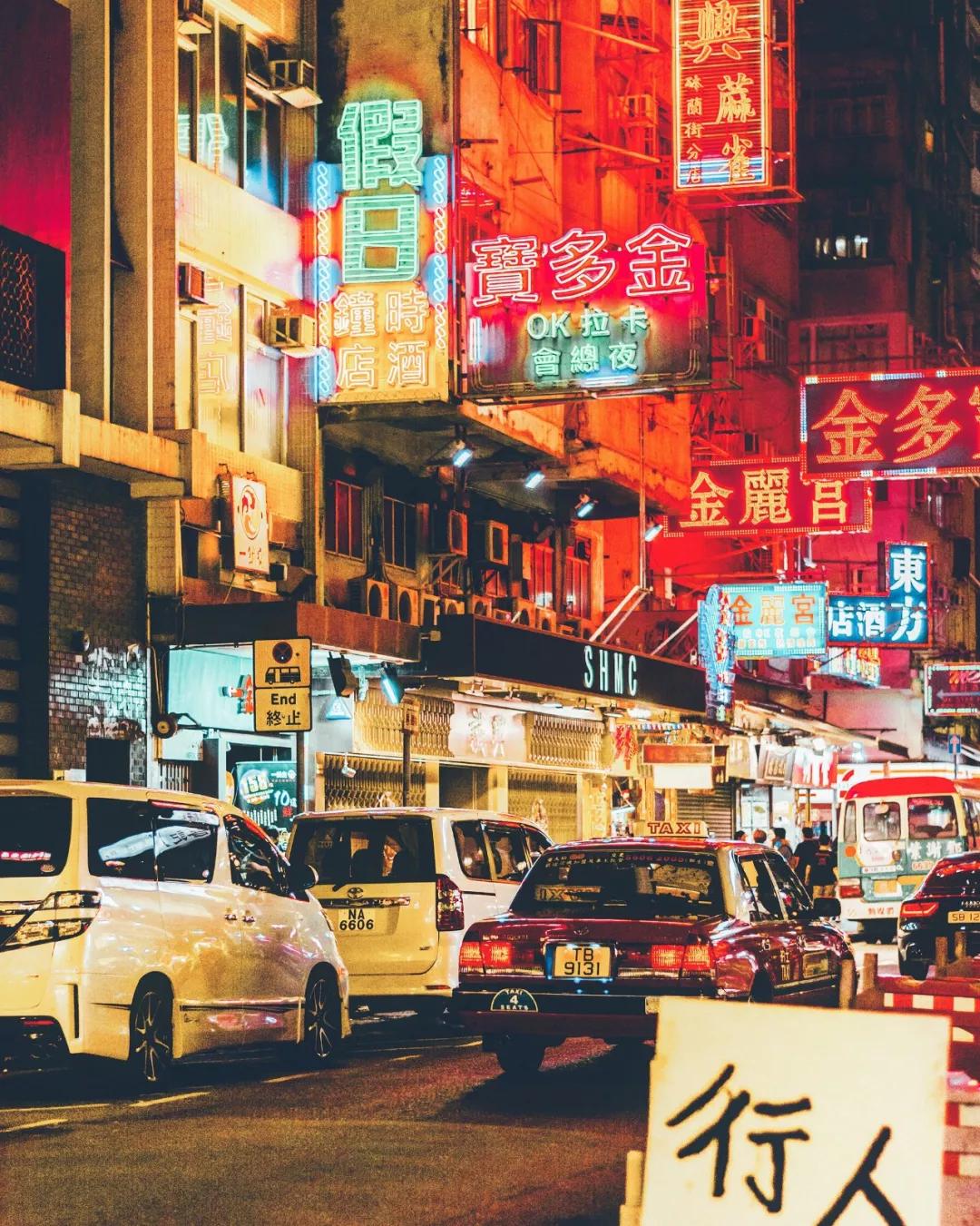 30张照片，看见繁华和代购以外的香港……