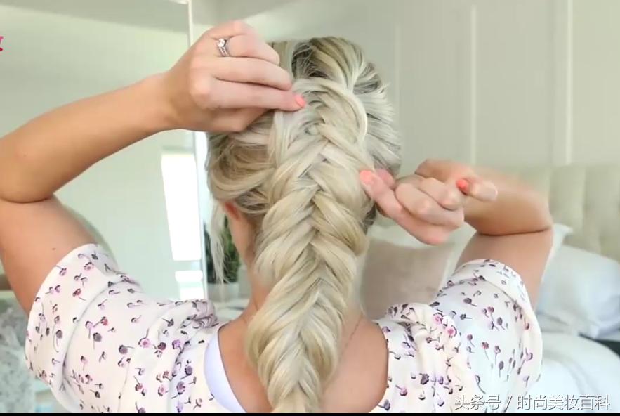 鱼尾辫发型视频简单的,鱼尾辫发型怎么扎好看视频