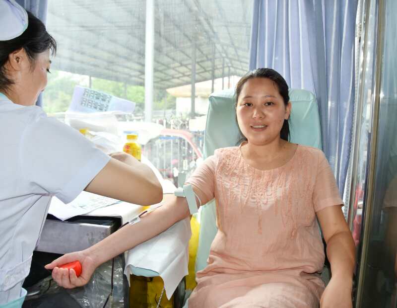 白衣天使无偿献血爱心传递,无偿献血传递爱心有爱就有希望