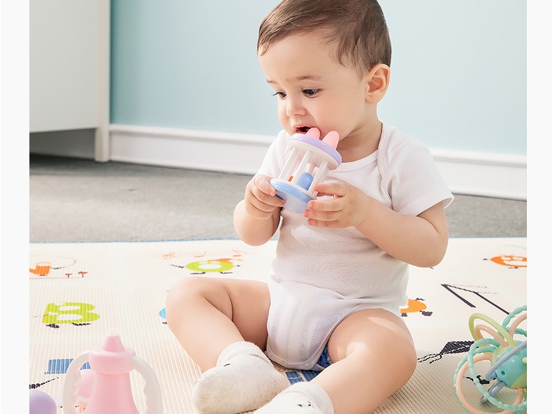 如何给1—6个月的宝宝更好地选择玩具？隔壁家的孩子都想一起玩