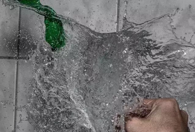 在家身上被开水烫伤后怎么急救,儿童开水烫伤急救处理