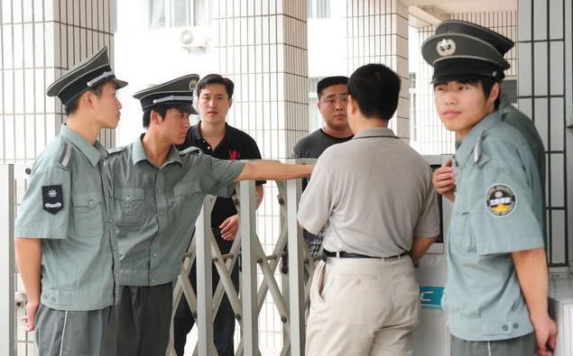 富士康当保安为什么不能当员工,富士康保安为什么有人干