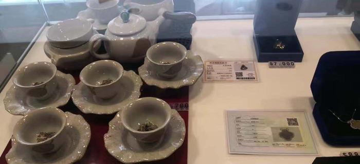 伊丁陨石有没有放射性,陨石有不带磁铁的吗