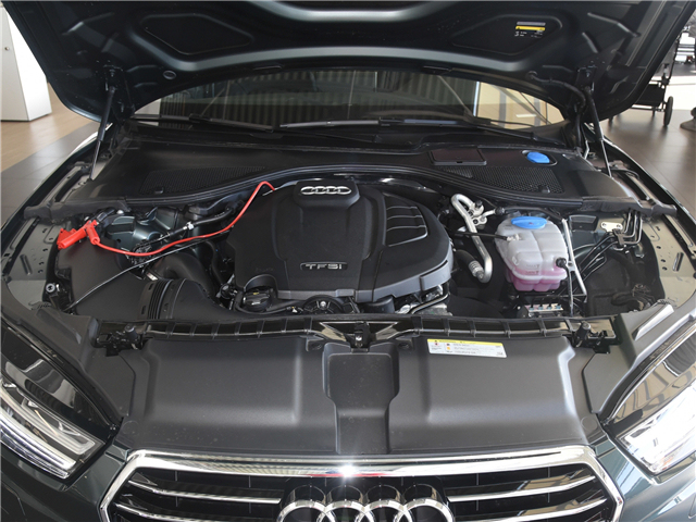 奥迪a72019款55tfsiquattro竞技版,奥迪a7这个价位还能买什么