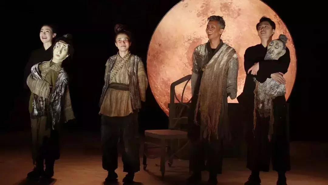 探讨了中国传统文化中对“生与死”：“国际学院奖”《五脊六兽》