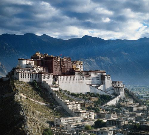 布达拉宫镇馆之宝观音像,布达拉宫天然观音像图片