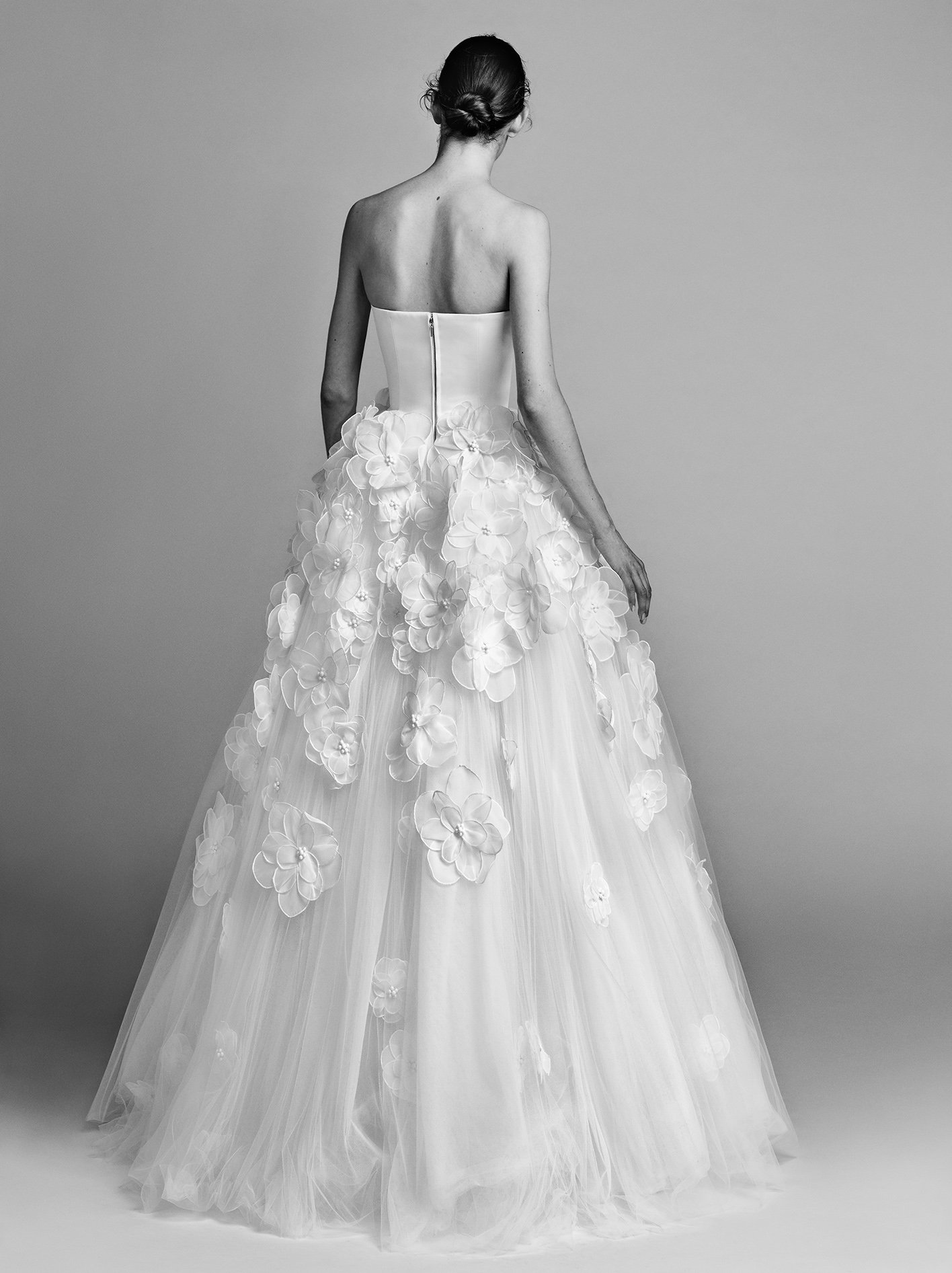 深圳定制婚纱礼服店,深圳婚纱礼服馆