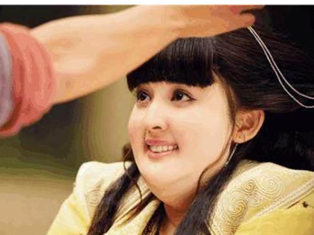 唐嫣迪丽热巴齐刘海,唐嫣与迪丽热巴身材对比