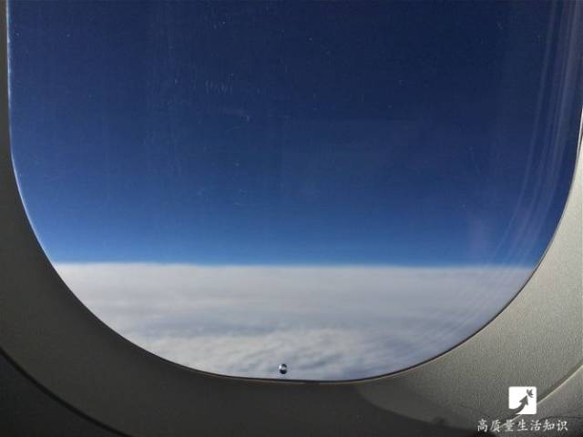 凳子上的圆孔干嘛的,凳子中间的洞可以做什么