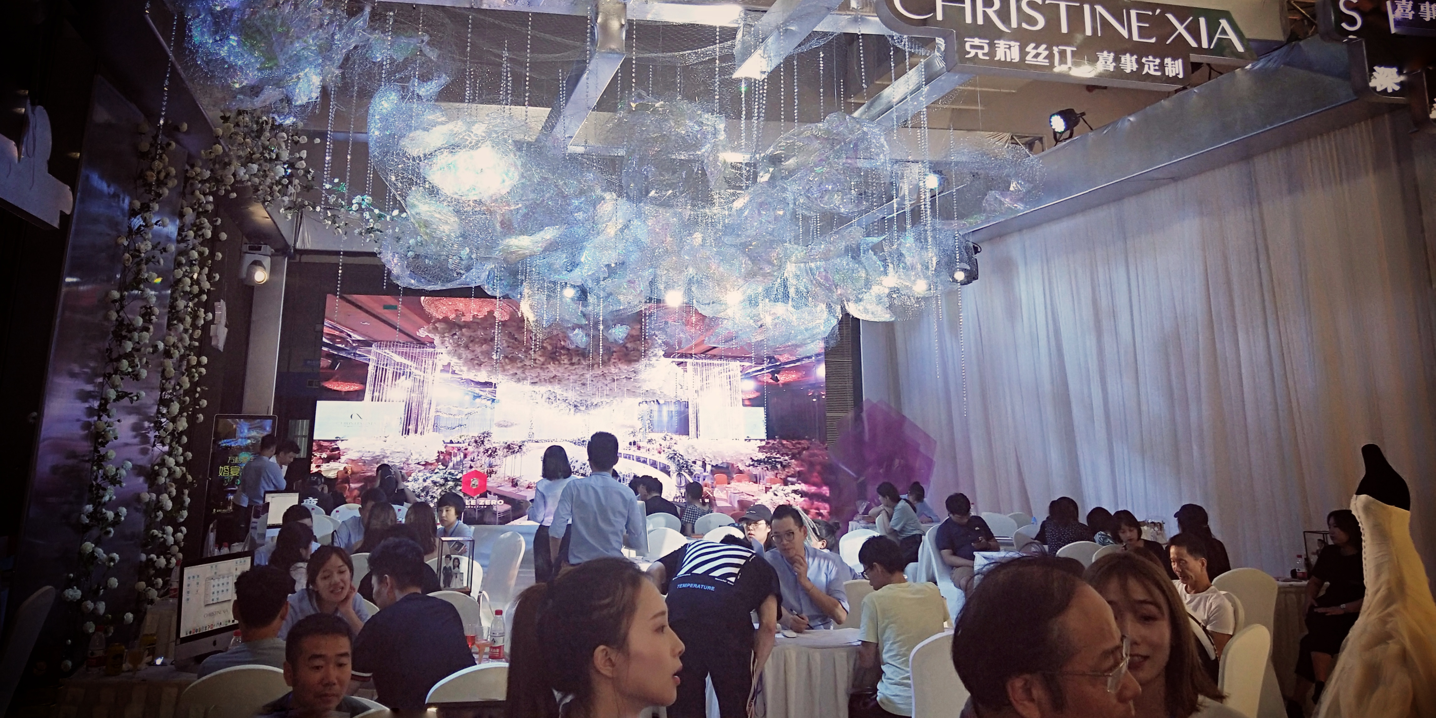 一万多美女帅哥冲进来疯狂地买买买，这三天他们都经历了什么……