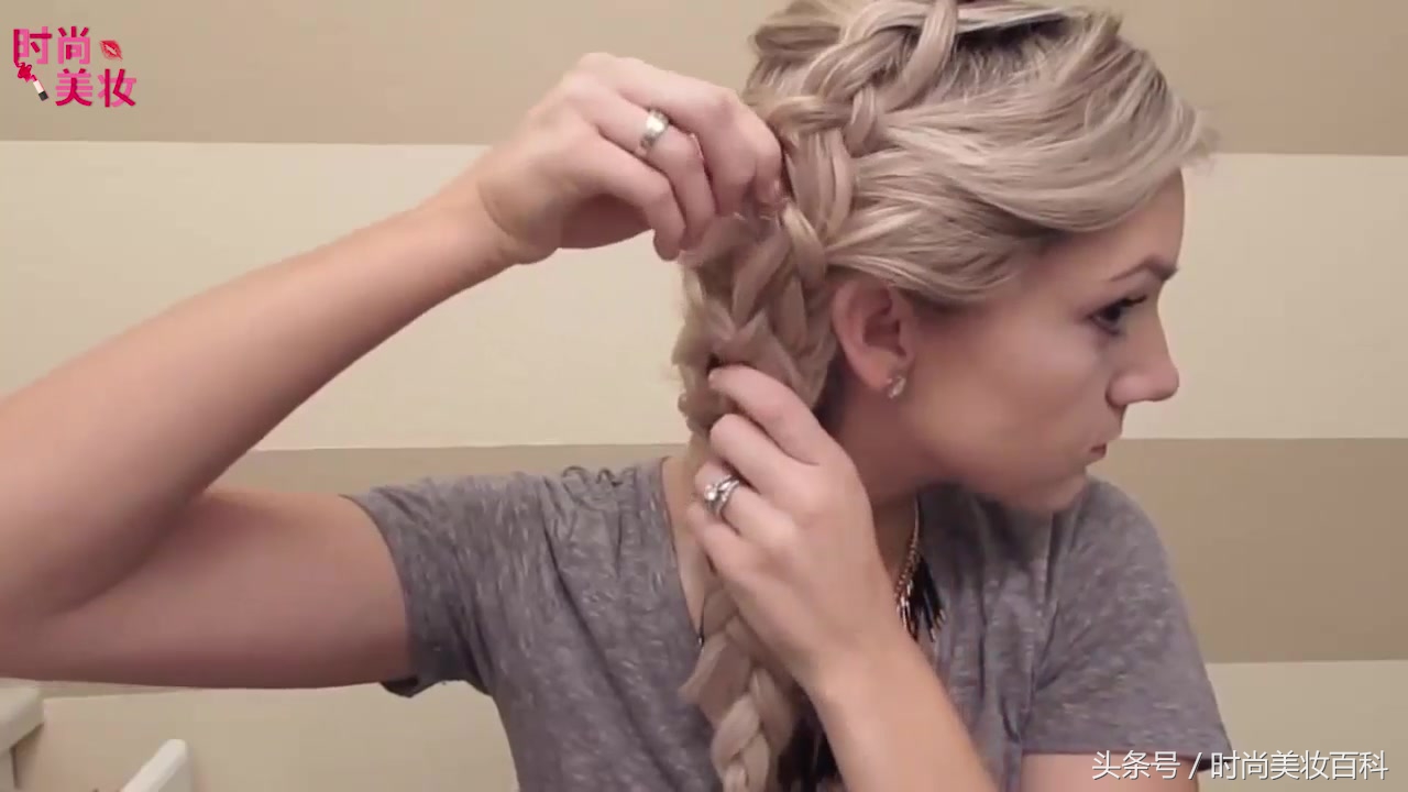 鱼骨辫编发教程,怎么编织人鱼马尾辫