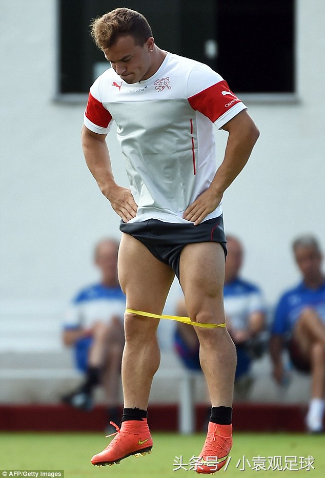 卡洛斯对比沙奇里,比卡洛斯大腿粗的球员