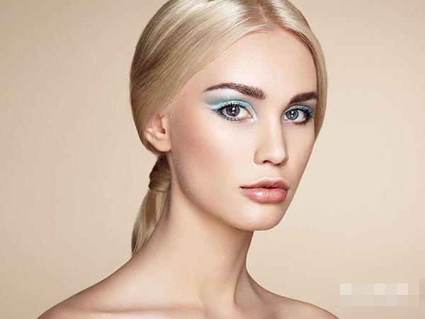 脸颊毛孔粗大如何快速解决,脸上毛孔粗大如何改善小技巧