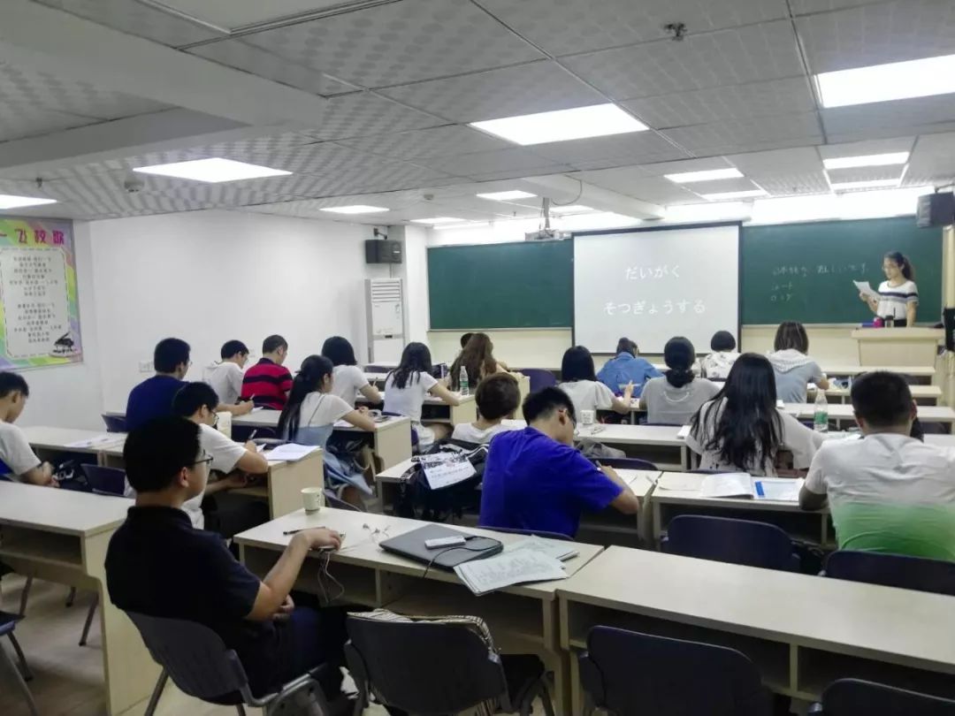 石头剪刀布日本人游戏,日本的石头剪刀布怎么玩