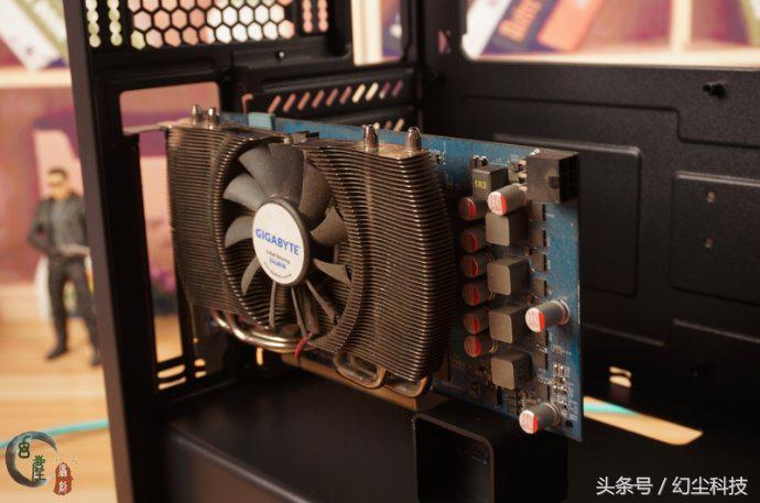 显卡垂直安装,显卡延长线和显卡怎么安装