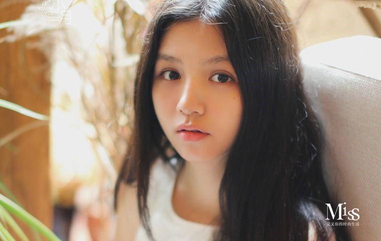 七哥力荐:女人的激吻唇一定要配上海藻卷才是真性感