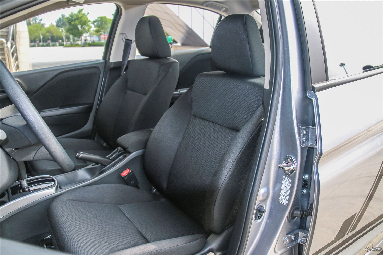 给媳妇买辆车代步用,适合给媳妇买的车