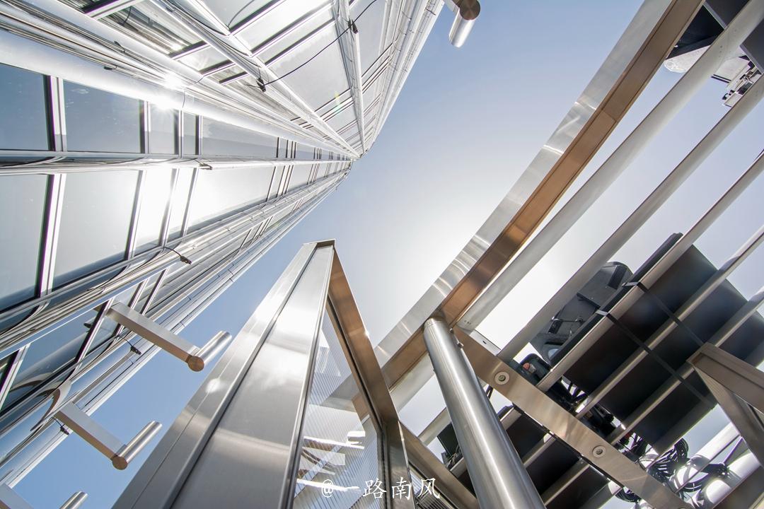 阿联酋温度奇高又缺水缺雨，曾被认为不适合居住，如今却成富豪国