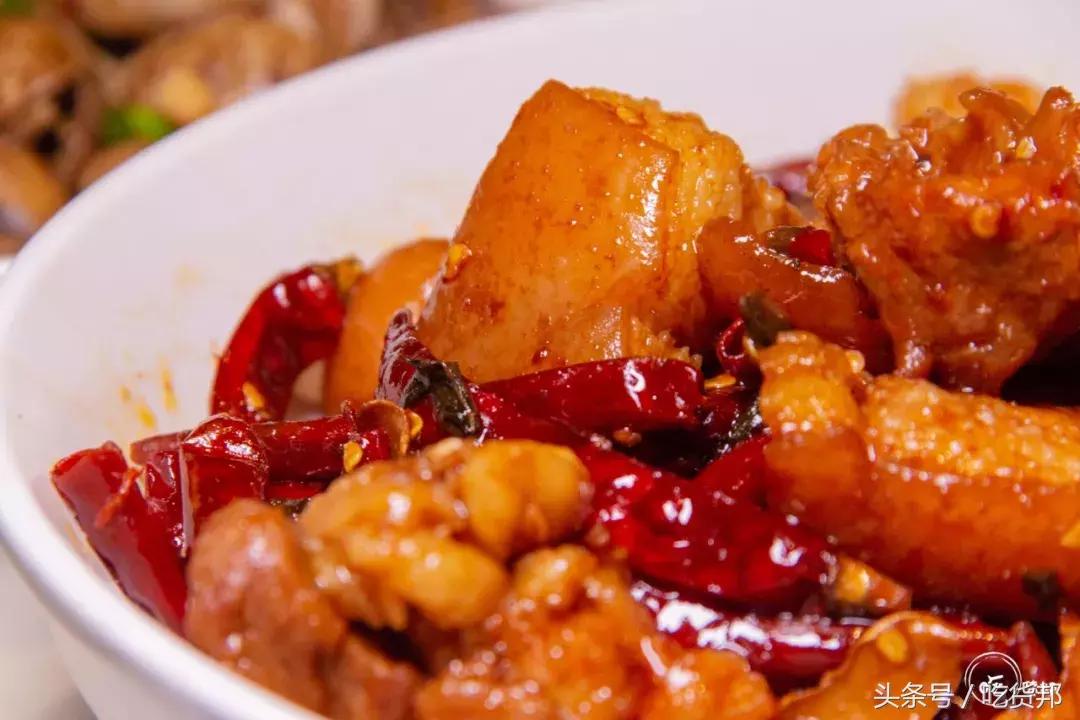 送花甲/小龙虾!还有岳阳姜辣菜助阵,这家小龙虾音乐剧演的不错