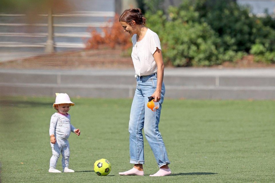 c罗怀念伊莲娜的视频,伊莲娜和乔治娜c罗感情