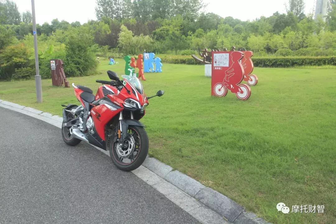 隆鑫无极300rr最高跑到80码,隆鑫300rr跑车版图片