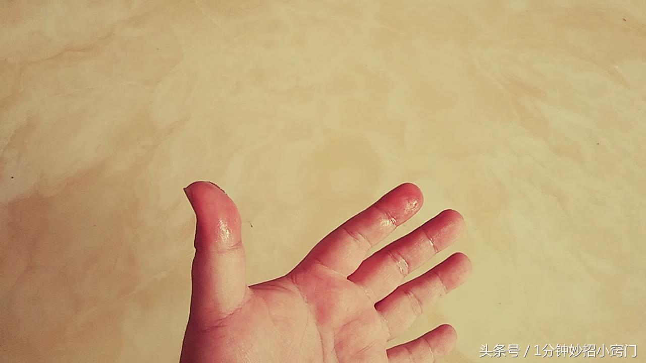 让502胶水粘住用什么办法,502胶水沾到固体上怎么去除小妙招