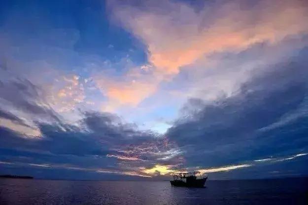 这座风光不输三亚的海滨小城,这座海边小城风光不输三亚