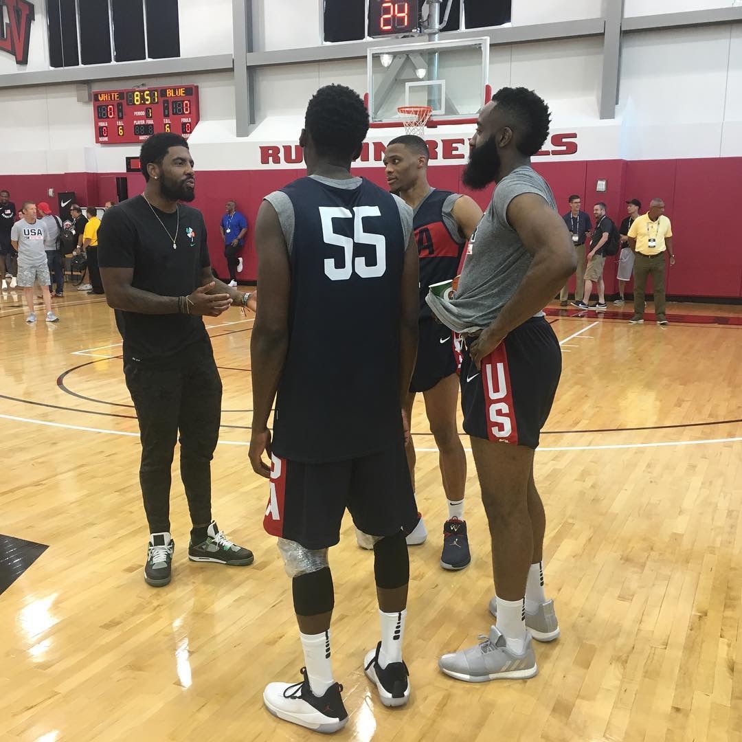 “德”高望重！欧文亲自指导杜威二少库里：历史前4最强的控球手