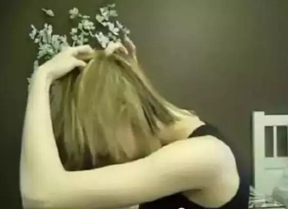 舞蹈盘头教程,简单快速的盘头方式