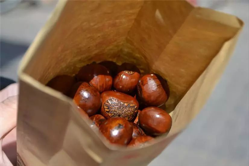 2万的编织袋？4千的塑料鞋？难道真是贫穷限制了我的审美？