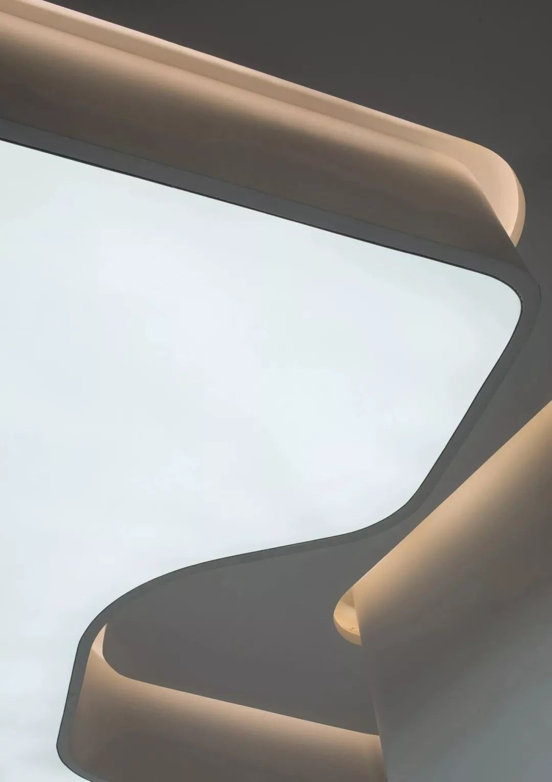 miho绫宠嵎鑲や綋缇庡涓績鏂板厜閲屽簵,miho绫宠嵎鑲や綋缇庡涓績