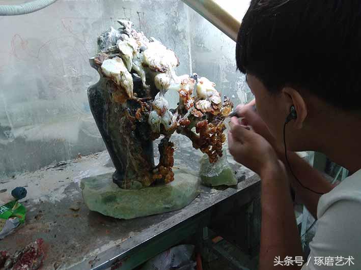 岫岩玉闻名的玉雕,岫岩玉雕巧夺天工